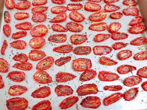 烤至小番茄回缩，表面微焦即可