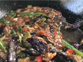 翻炒均匀备用