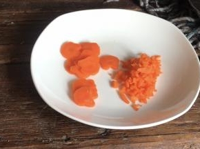 边角料切碎末备用