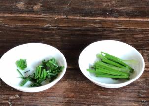 备好葱花和葱段