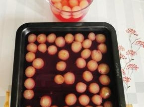 倒入容器中，凉凉，凝固后放入冰箱冷藏保存即可！（晾凉凝固就可以食用了，冰箱冷藏半天，风味更佳！）