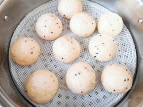 又一次变色的火龙果馒头。