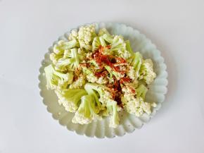 加上辣椒粉一勺。