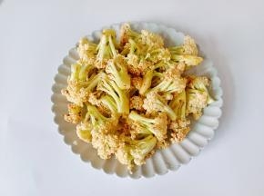 把花菜拌均匀。