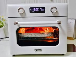 上下180度烤35分钟，中途取出刷上酱料，继续烤。