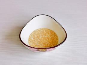 脆底：所有食材混合搅拌均匀备用。