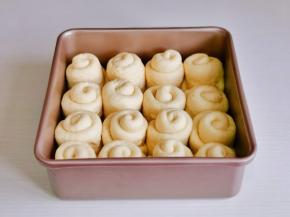 发酵至面包胚明显变大。