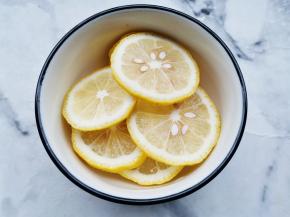 柠檬切片。