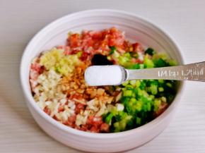 按个人口味加入盐。