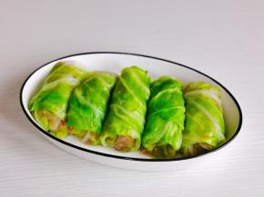 依次卷好装入盘中。