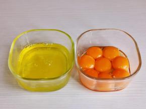 蛋白与蛋黄分离。