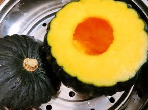 放入蒸格里蒸15分钟