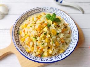 很好吃的玉米粒炒饭来啦！