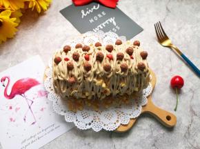 美味又好吃的咖啡奶油蛋糕卷完成。