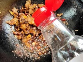 一勺生抽调味儿！