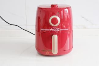 时间设置18分钟，烤温200度，这个外皮焦脆，特别香。喜欢鲜嫩多汁的，可以缩短时间，也可以把温度调至190度。