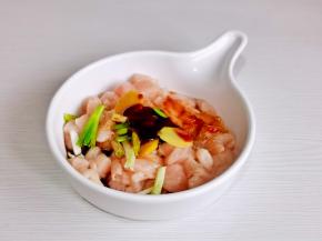 加蚝油，料酒。