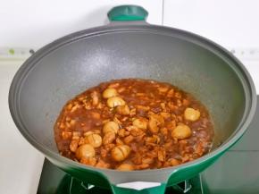 转小火焖至汤汁浓稠即可，