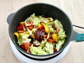 下入2勺韩式辣椒酱