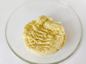 翻拌均匀冷藏1小时。