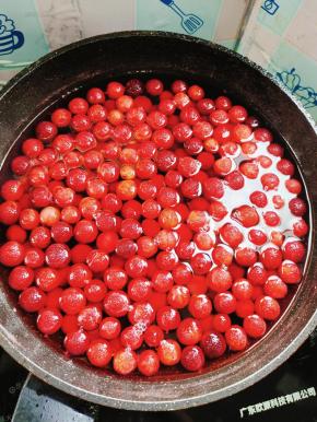 煮8分钟左右即可关火！晾至温热！