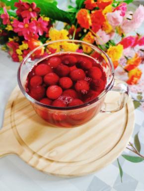 冷藏后的杨梅罐头酸甜开胃，冰凉沁爽！恋爱的味道！