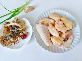 准备好所有的食材。