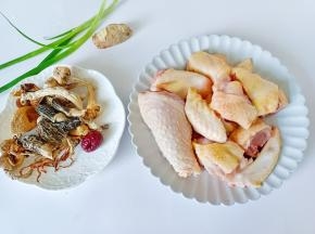 准备好所有的食材。