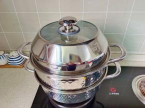 盖上盖子蒸制45分钟。花蛤蒸五分钟即可拿出来。