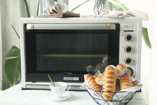 16、烤完取出冷凉，密封打包。趁热吃，带拉丝。密封第二天吃，照样松软可口哦！