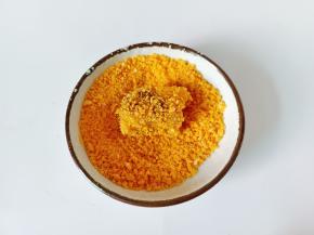 再裹一层面包糠。