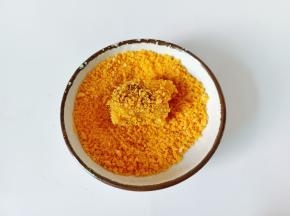 再裹一层面包糠。