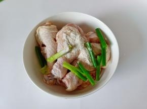 再加入盐焗粉。