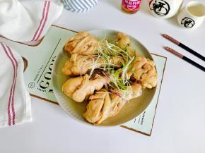 蒸好的鸡腿鲜嫩多汁！