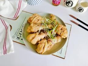 蒸好的鸡腿鲜嫩多汁！