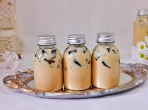 倒入奶茶即可饮用。