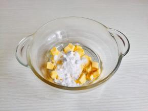 加入糖粉搅拌均匀。