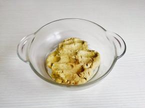 翻拌均匀至无干粉。