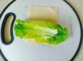 豆皮加上生菜。