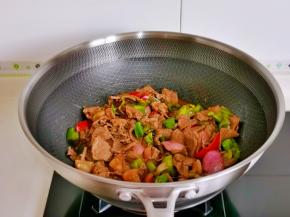 快速翻炒均匀出锅。