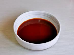 加半碗水搅拌均匀备用。