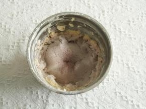 可可面糊同样操作到加好蛋液，打成顺滑黄油糊，筛入低粉+可可粉+玉米淀粉。