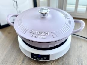 焖焗锅盖好盖子，用中小火炖煮30分钟