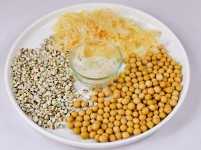 银耳薏米豆浆。