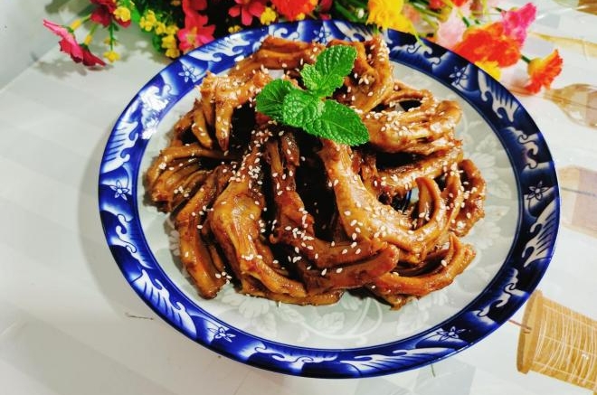 香辣卤鸭掌