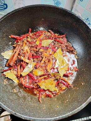小火慢炒出红油来！