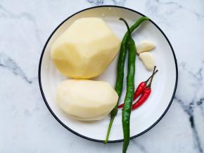 准备好所有食材。