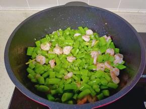加入四季豆。