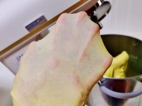 揉出不易破的手套膜即可。