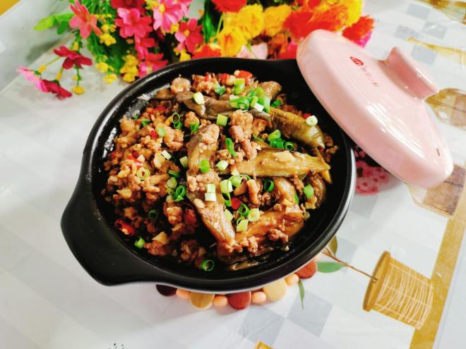肉末粉丝茄子煲